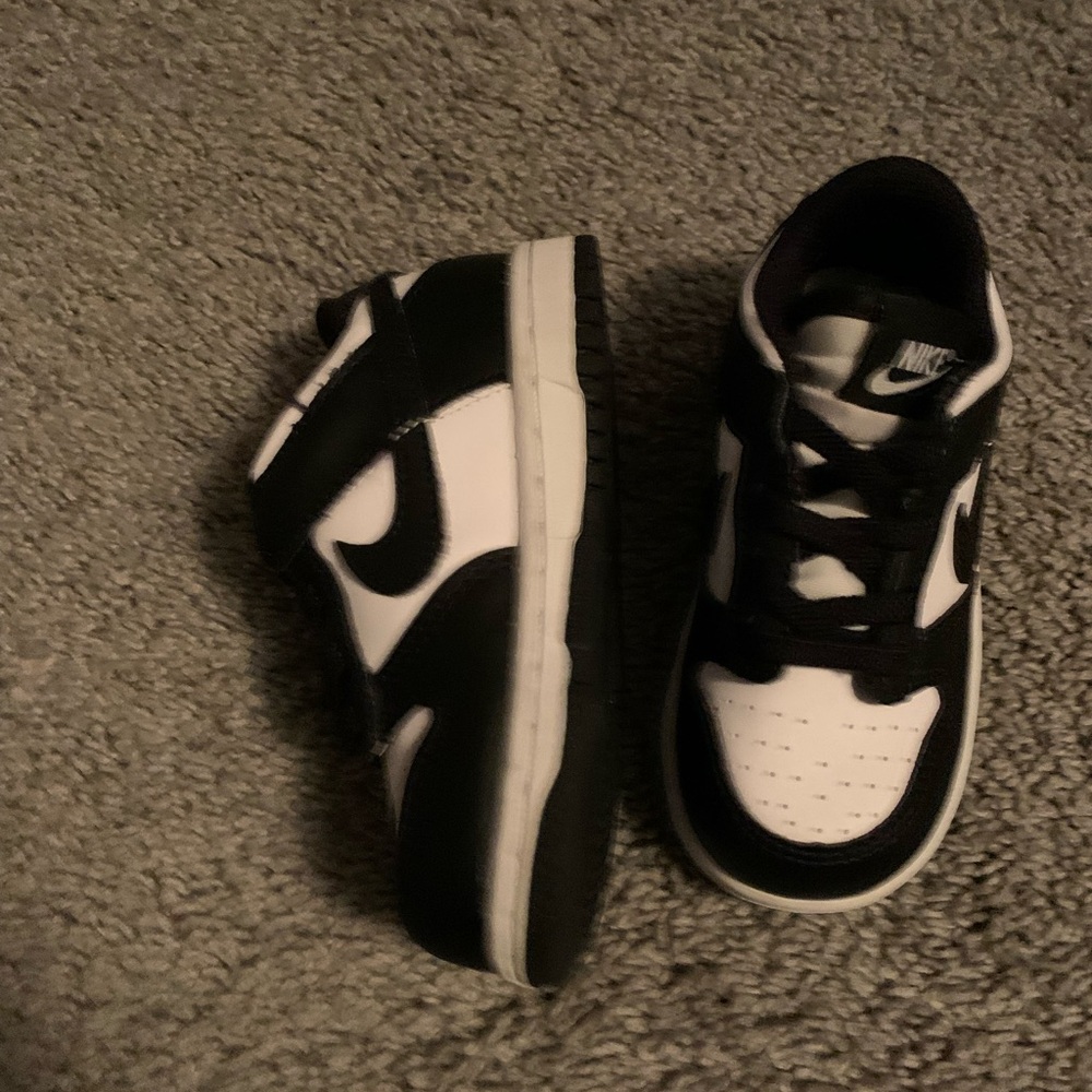Nike Kids Black and White Sneakers